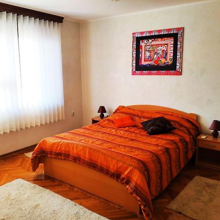 V2 With Love - Vintage Modern And Spacious Belgrade Exterior photo