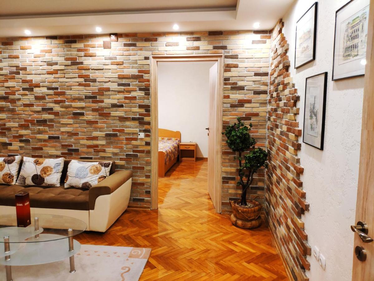 V2 With Love - Vintage Modern And Spacious Belgrade Exterior photo